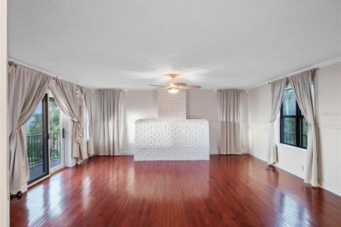 House in Mount Dora, Florida 6 bedrooms, 696.4 sq.m. № 1437582 - photo 12