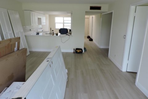 Condo in Palm Beach Gardens, Florida, 2 bedrooms  № 2246470 - photo 6