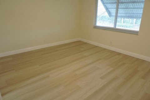 Condo in Palm Beach Gardens, Florida, 2 bedrooms  № 2246470 - photo 11