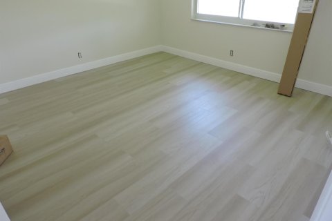 Condo in Palm Beach Gardens, Florida, 2 bedrooms  № 2246470 - photo 8