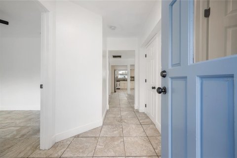 Villa ou maison à vendre à Tampa, Floride: 3 chambres, 115.38 m2 № 1905571 - photo 2