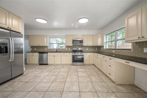 Villa ou maison à vendre à Tampa, Floride: 3 chambres, 115.38 m2 № 1905571 - photo 3