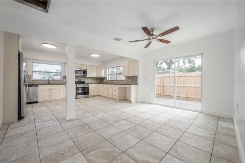 Villa ou maison à vendre à Tampa, Floride: 3 chambres, 115.38 m2 № 1905571 - photo 8