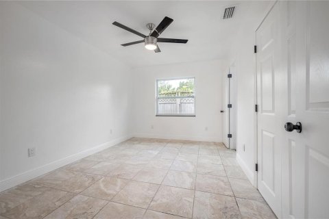 Villa ou maison à vendre à Tampa, Floride: 3 chambres, 115.38 m2 № 1905571 - photo 12