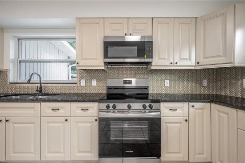 Villa ou maison à vendre à Tampa, Floride: 3 chambres, 115.38 m2 № 1905571 - photo 4