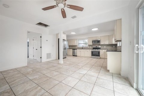 Villa ou maison à vendre à Tampa, Floride: 3 chambres, 115.38 m2 № 1905571 - photo 11