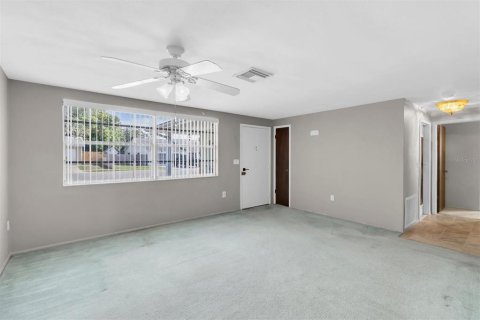 Casa en venta en Port Richey, Florida, 2 dormitorios, 126.72 m2 № 2388296 - foto 4