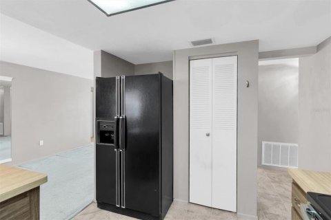 Casa en venta en Port Richey, Florida, 2 dormitorios, 126.72 m2 № 2388296 - foto 12