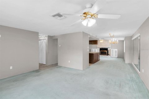 Casa en venta en Port Richey, Florida, 2 dormitorios, 126.72 m2 № 2388296 - foto 3