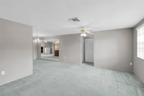 Casa en venta en Port Richey, Florida, 2 dormitorios, 126.72 m2 № 2388296 - foto 7