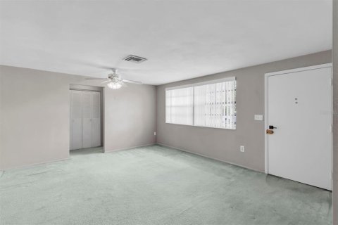 Casa en venta en Port Richey, Florida, 2 dormitorios, 126.72 m2 № 2388296 - foto 6