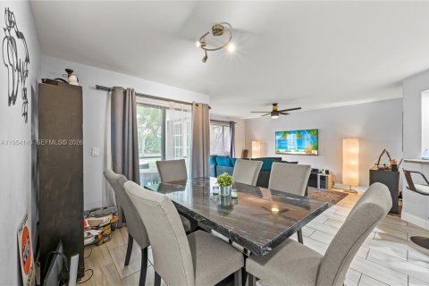 Condo in Plantation, Florida, 2 bedrooms  № 2261011 - photo 6