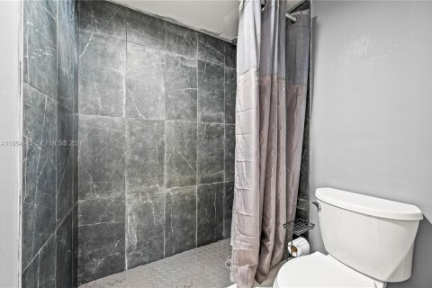 Condo in Plantation, Florida, 2 bedrooms  № 2261011 - photo 14