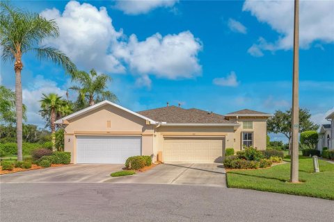 Duplex in Sun City Center, Florida 2 bedrooms, 110.37 sq.m. № 2366621