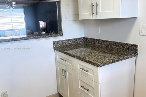 Купить кондоминиум в Санрайз, Флорида 1 спальня, 69.68м2, № 2264766 - фото 3