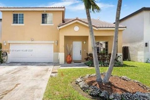 Villa ou maison à Miami, Floride 4 chambres, 198.35 m2 № 2005217