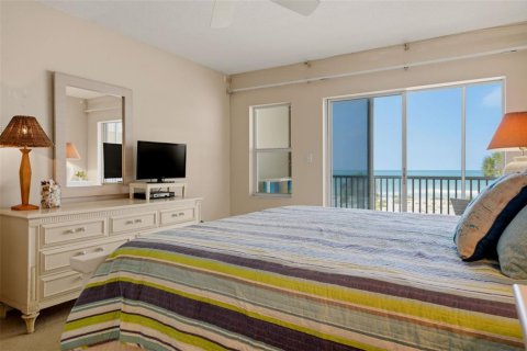 Condo in Venice, Florida, 2 bedrooms № 2100528 - photo 21