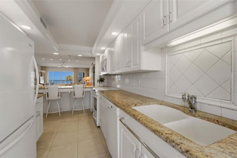 Condo in Venice, Florida, 2 bedrooms № 2100528 - photo 12