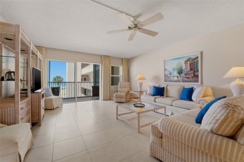 Condo in Venice, Florida, 2 bedrooms № 2100528 - photo 16