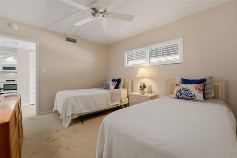 Condo in Venice, Florida, 2 bedrooms № 2100528 - photo 24