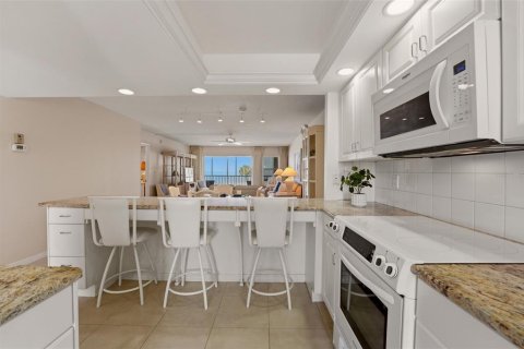 Condo in Venice, Florida, 2 bedrooms № 2100528 - photo 13