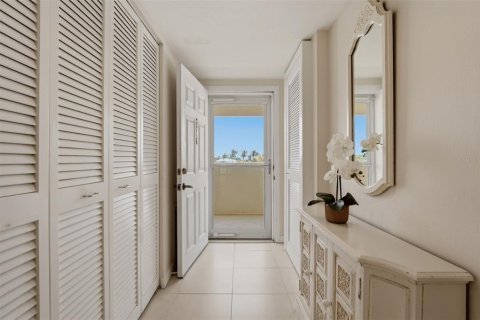 Condo in Venice, Florida, 2 bedrooms № 2100528 - photo 8