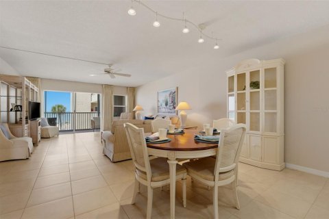 Condo in Venice, Florida, 2 bedrooms № 2100528 - photo 14