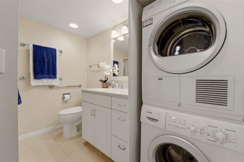 Condo in Venice, Florida, 2 bedrooms № 2100528 - photo 26