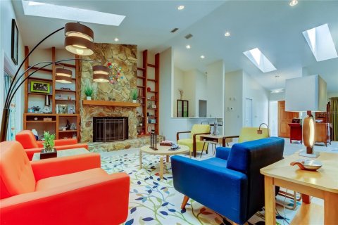Casa en venta en Safety Harbor, Florida, 4 dormitorios, 282.24 m2 № 1907632 - foto 4