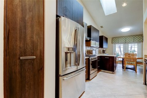 Casa en venta en Safety Harbor, Florida, 4 dormitorios, 282.24 m2 № 1907632 - foto 17