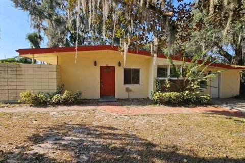 Casa en Leesburg, Florida 4 dormitorios, 201.32 m2 № 2126618