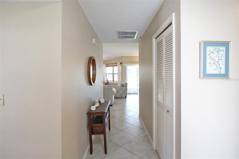 Copropriété à louer à Sarasota, Floride: 2 chambres, 104.98 m2 № 2298807 - photo 5
