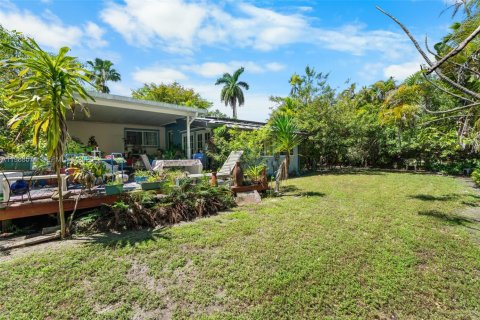House in South Miami, Florida 3 bedrooms, 176.51 sq.m. № 2057430 - photo 29