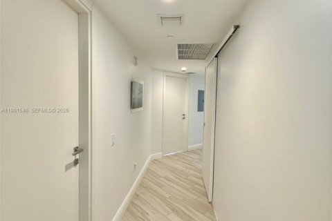 Condo in Miami, Florida, 3 bedrooms № 2080129 - photo 7