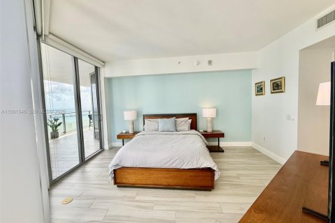 Condo in Miami, Florida, 3 bedrooms № 2080129 - photo 13