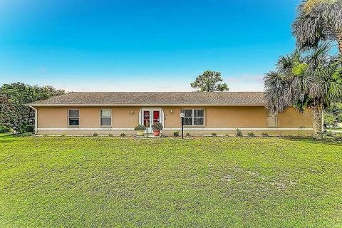 House in Palm Coast, Florida 3 bedrooms, 142.14 sq.m. № 2197637