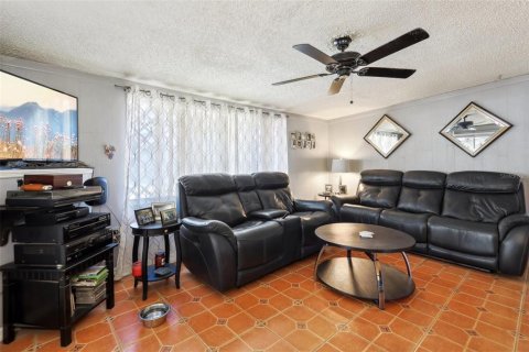 House in Casselberry, Florida 3 bedrooms, 165.46 sq.m. № 1640490 - photo 4