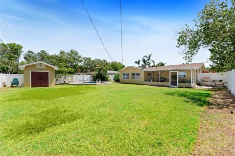 House in Saint Petersburg, Florida 2 bedrooms, 118.08 sq.m. № 1626093 - photo 30
