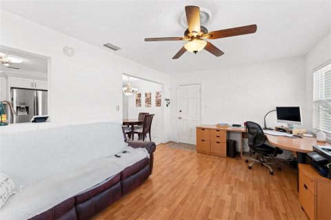 House in Saint Petersburg, Florida 2 bedrooms, 118.08 sq.m. № 1626093 - photo 18