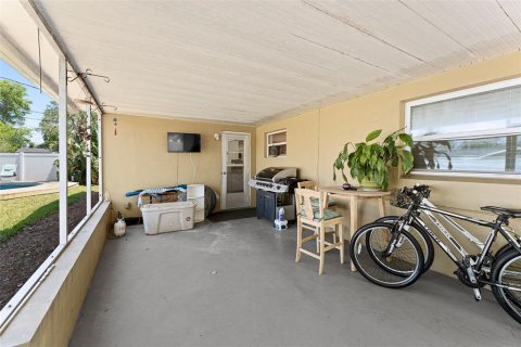 House in Saint Petersburg, Florida 2 bedrooms, 118.08 sq.m. № 1626093 - photo 27