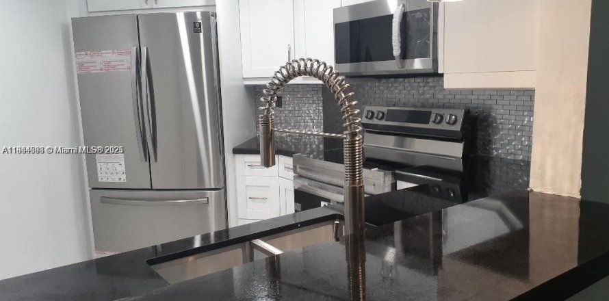 Condo à Miami, Floride, 2 chambres № 1841053