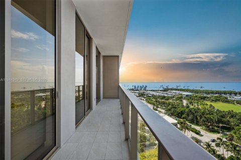 Condominio en Miami, Florida, 2 dormitorios  № 2002194