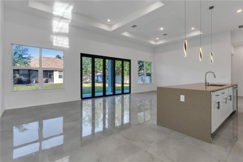 Villa ou maison à louer à North Port, Floride: 4 chambres, 200.02 m2 № 2418606 - photo 8