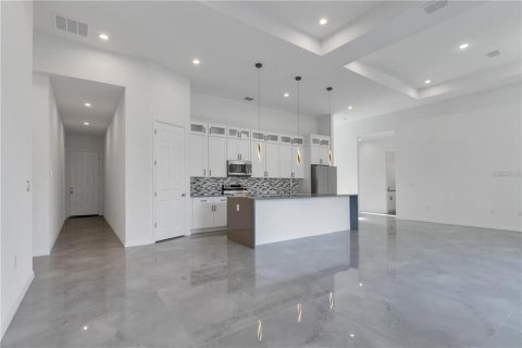 Villa ou maison à louer à North Port, Floride: 4 chambres, 200.02 m2 № 2418606 - photo 4
