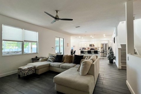 Casa en venta en Kissimmee, Florida, 4 dormitorios, 256.5 m2 № 1747022 - foto 22