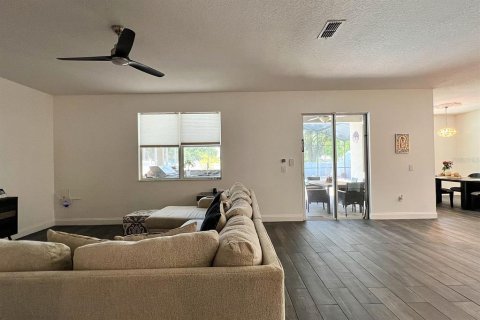 Casa en venta en Kissimmee, Florida, 4 dormitorios, 256.5 m2 № 1747022 - foto 21