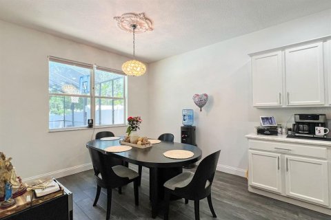 Casa en venta en Kissimmee, Florida, 4 dormitorios, 256.5 m2 № 1747022 - foto 15