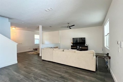 Casa en venta en Kissimmee, Florida, 4 dormitorios, 256.5 m2 № 1747022 - foto 11