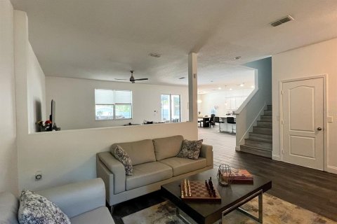 Casa en venta en Kissimmee, Florida, 4 dormitorios, 256.5 m2 № 1747022 - foto 6