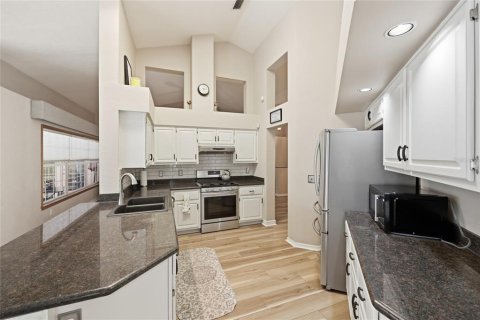 Купить виллу или дом в Алачуа, Флорида 3 комнаты, 221.11м2, № 2141961 - фото 25